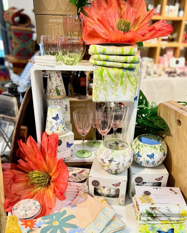 The delicate and intricate designs of the Vintage Botanica range from Koh Living has been selling fast for Mother’s Day 💕

The beautiful range includes porcelain minikin candle holders, illuminating lamps, linen tea towels and more 💕

#annieq #annieqgifts #annieqgiftsandhomewares #annieqgiftshop #kohliving #kohlivingtealightholder #kohlivingvintagebotanica #mothersdaygiftideas #mothersdayperth2024